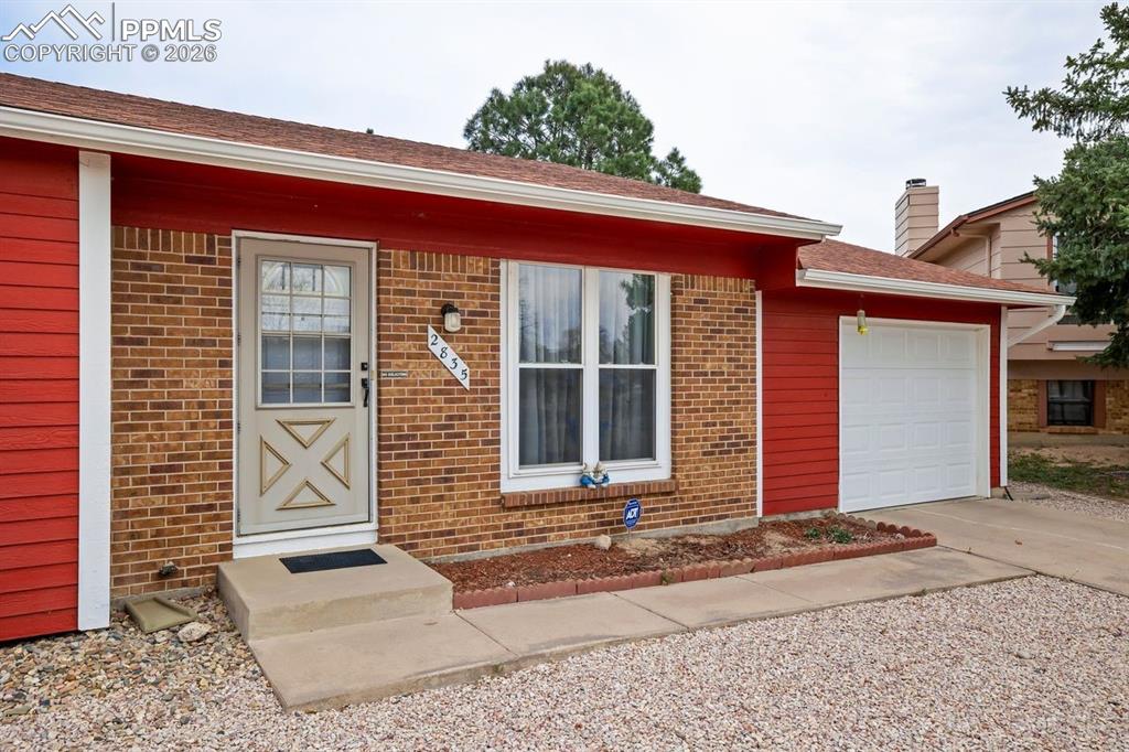 Image 3 of 43: Entry