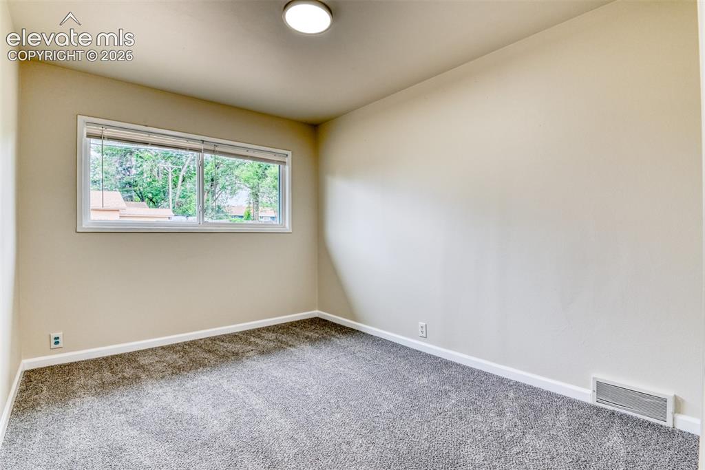 Image 20 of 25: 3rd Bedroom
