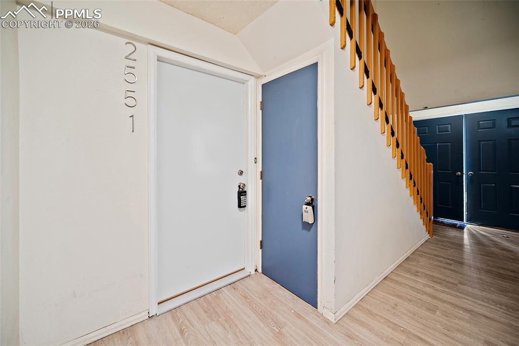 Image 5 of 30: Entry