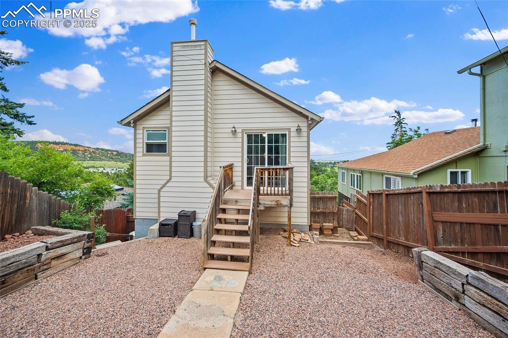 Image 15 of 28: tall fences provide lots of privacy!