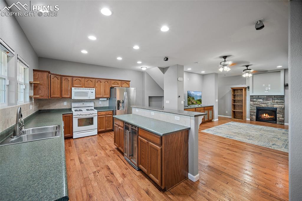 Image 2 of 28: spacious great room to cook and entertain all together 