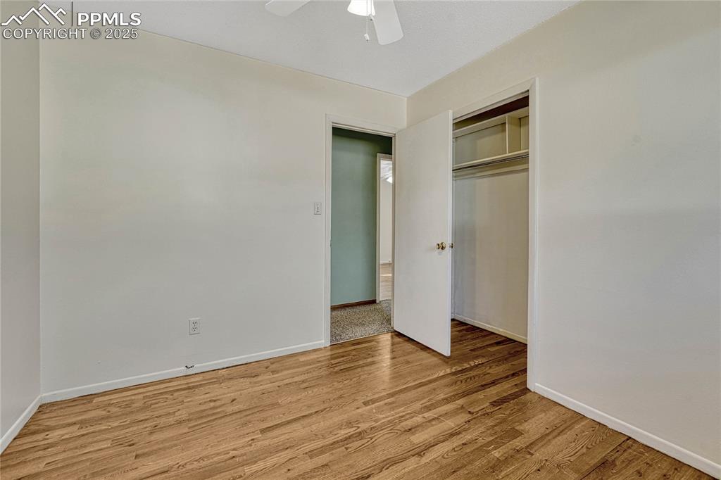 Image 18 of 50: Bedroom