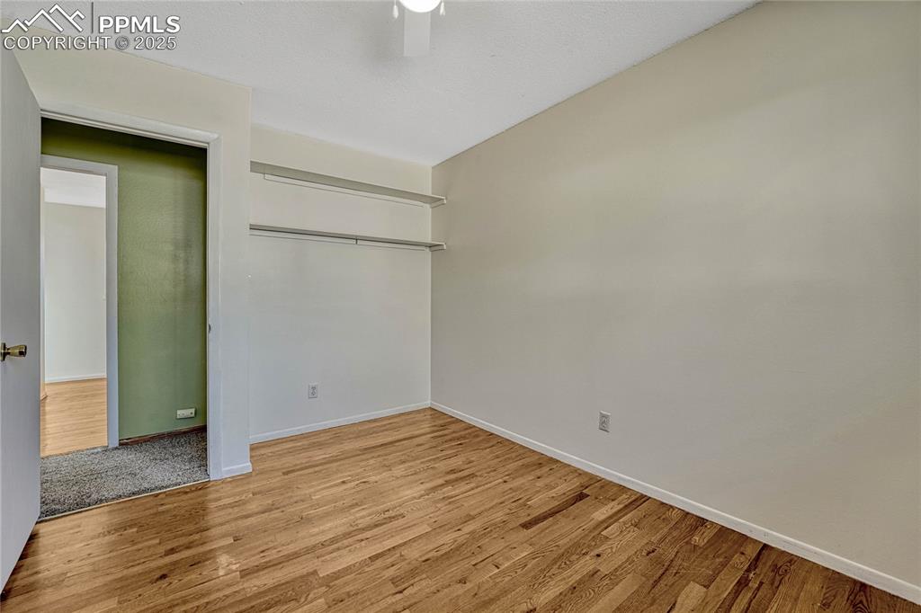 Image 21 of 50: Bedroom