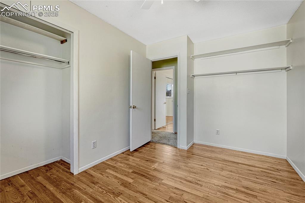 Image 22 of 50: Bedroom