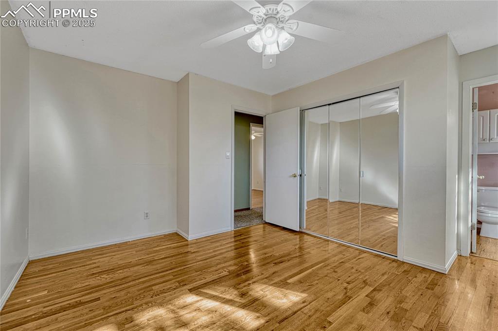 Image 26 of 50: Bedroom