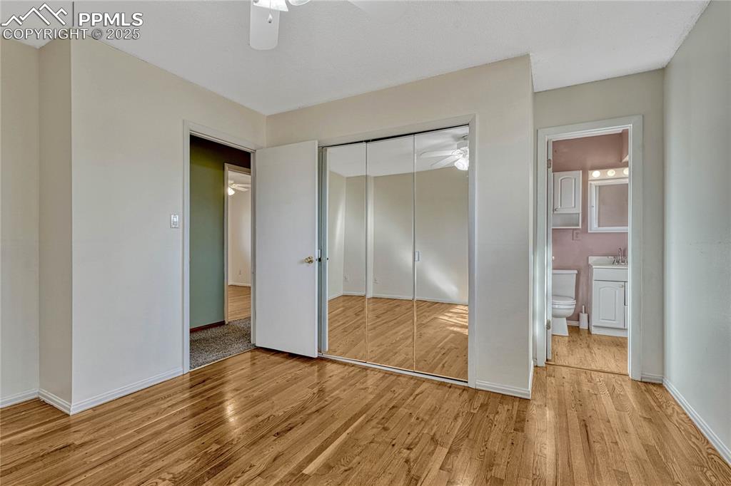 Image 27 of 50: Bedroom