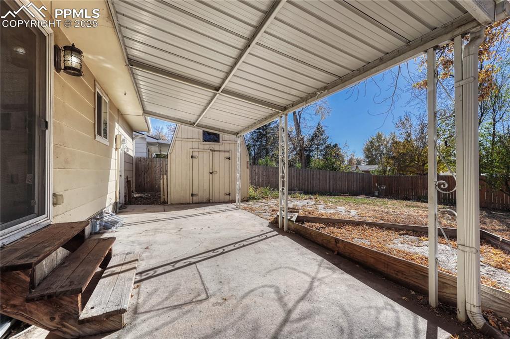 Image 42 of 50: Patio