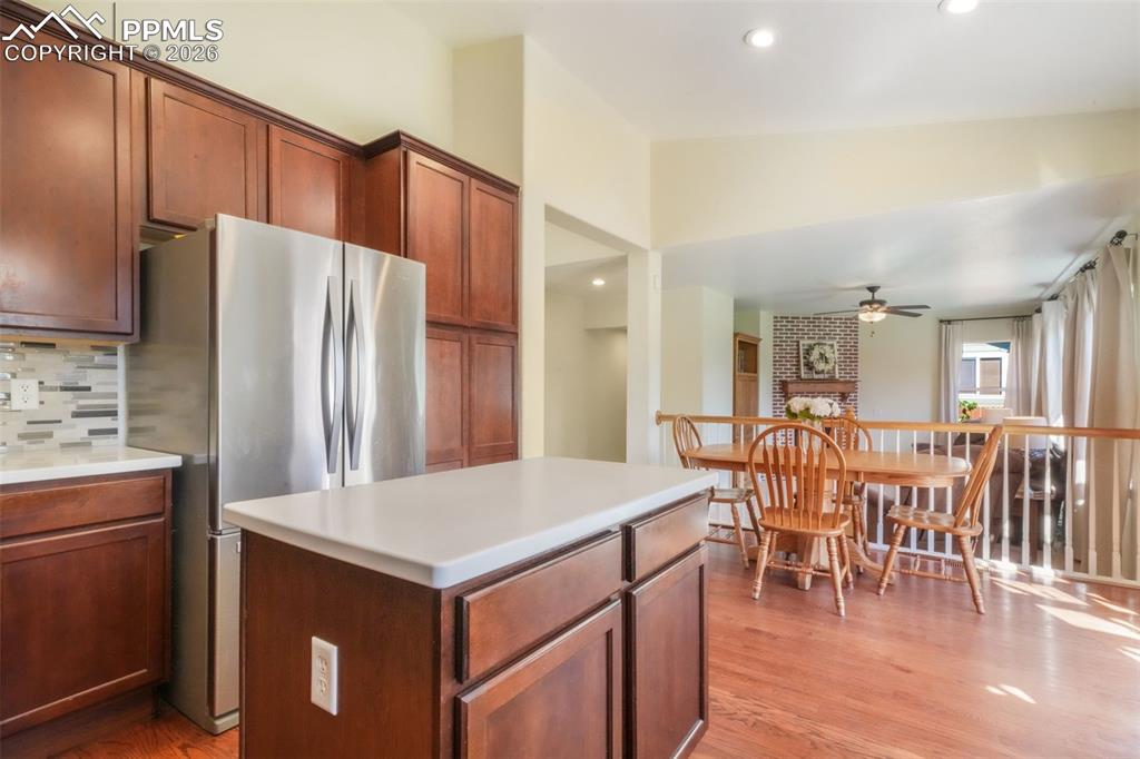 Image 13 of 50: Kitchen