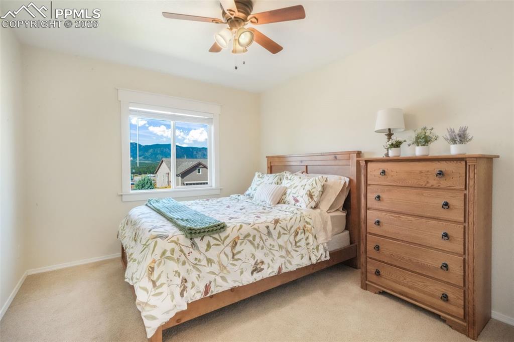 Image 30 of 50: Bathroom