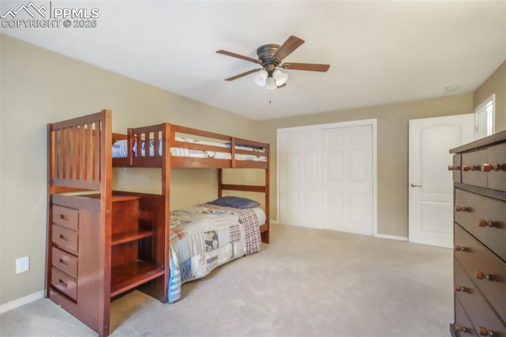 Image 40 of 50: Office