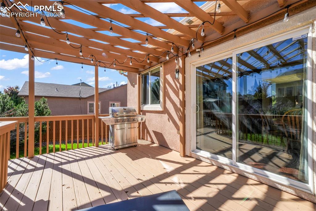 Image 42 of 50: Bedroom