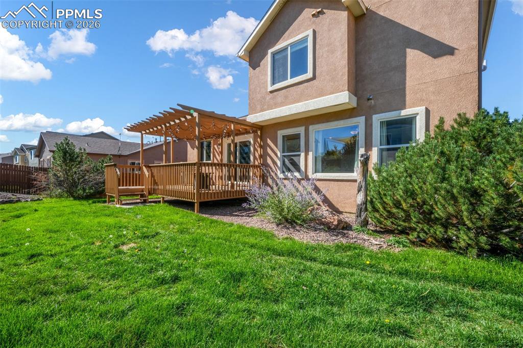 Image 45 of 50: Bedroom