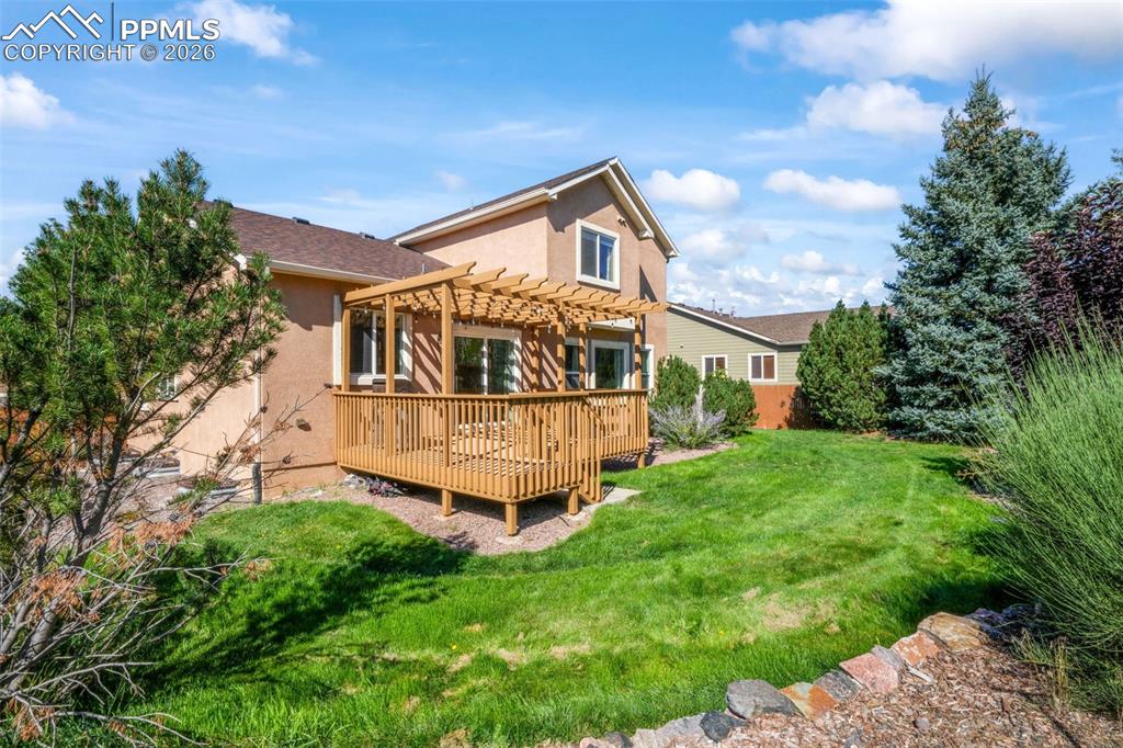 Image 46 of 50: Deck