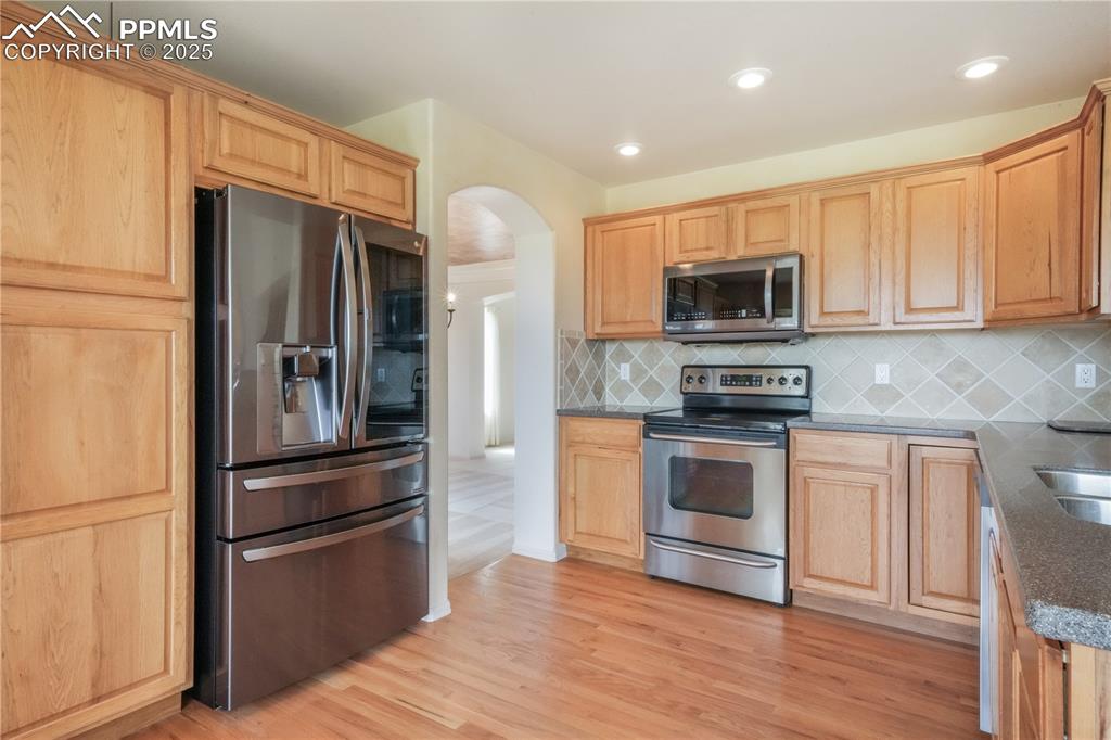 Image 3 of 50: NEWER Appliances