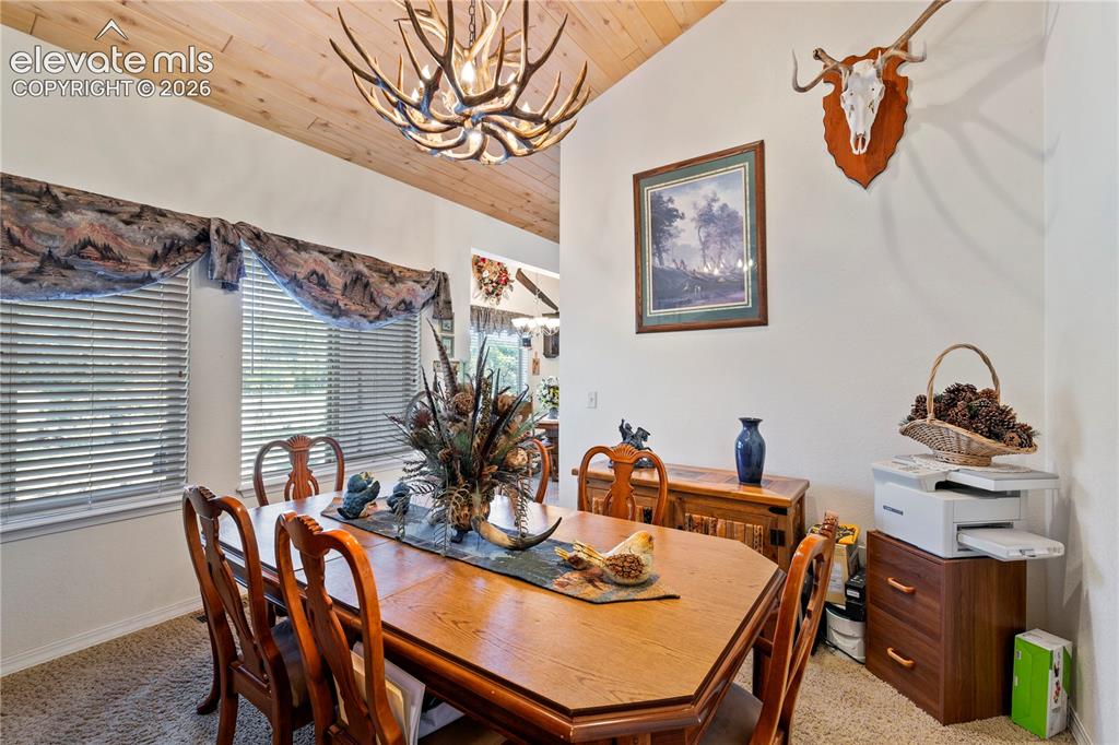 Image 12 of 50: Dining Area