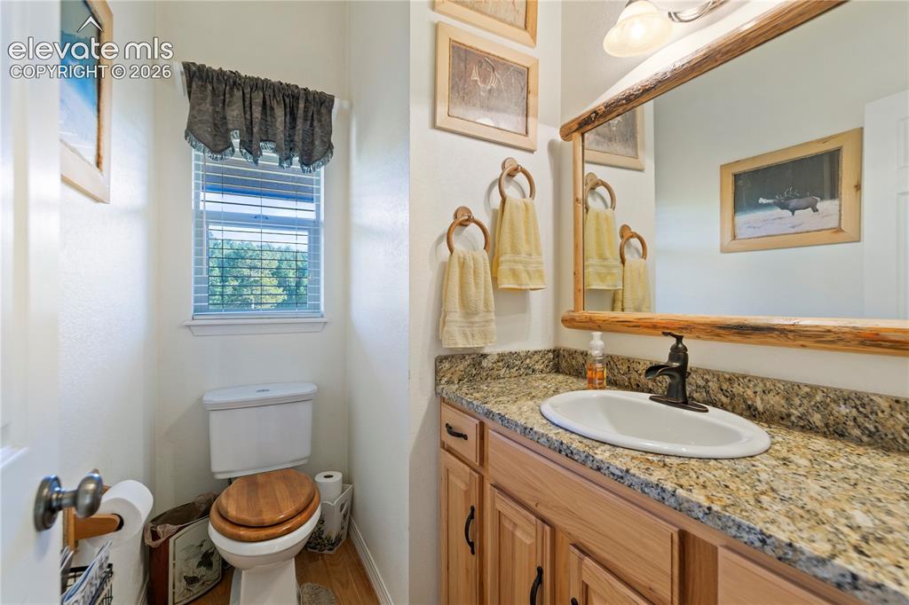 Image 17 of 50: Bathroom