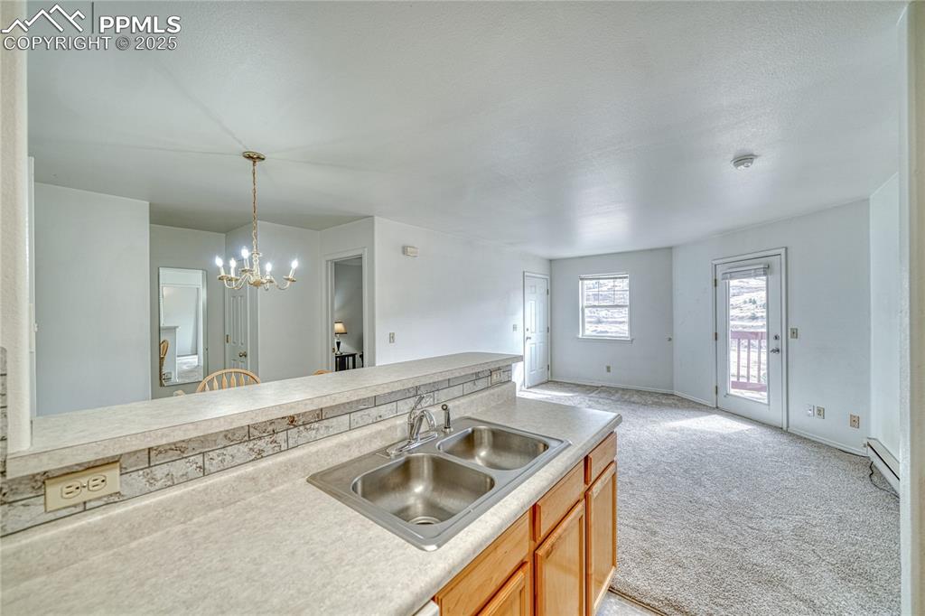 Image 11 of 30: Kitchen