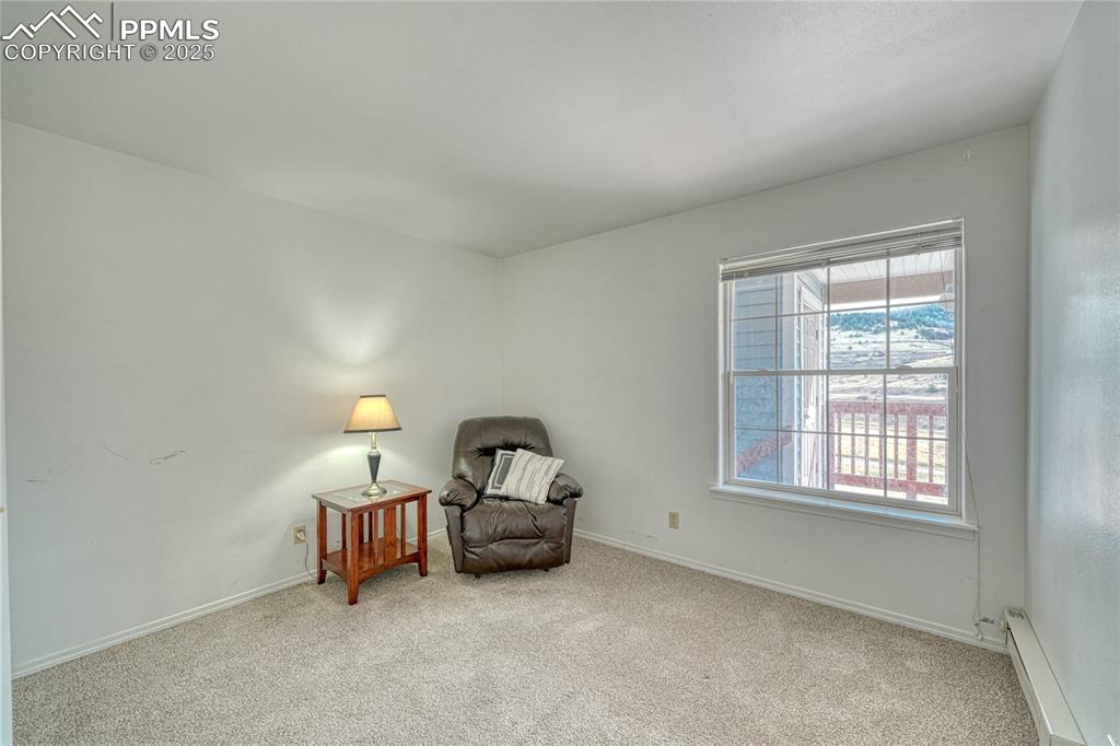 Image 15 of 30: Sitting Room