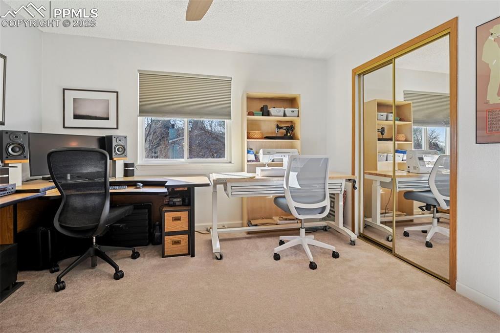 Image 14 of 32: Office