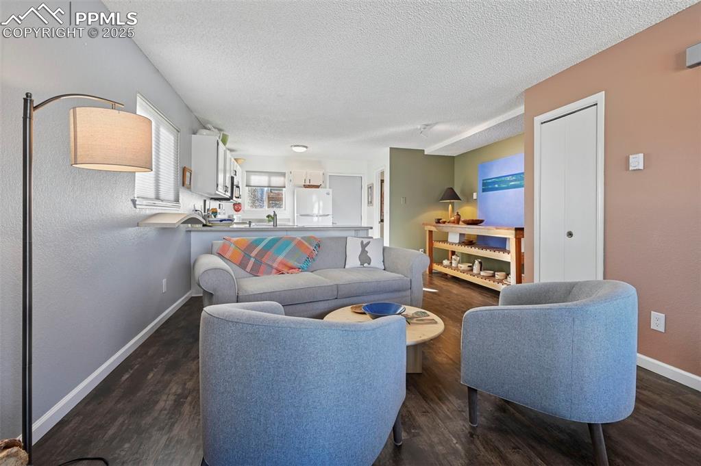 Image 2 of 32: Living Room