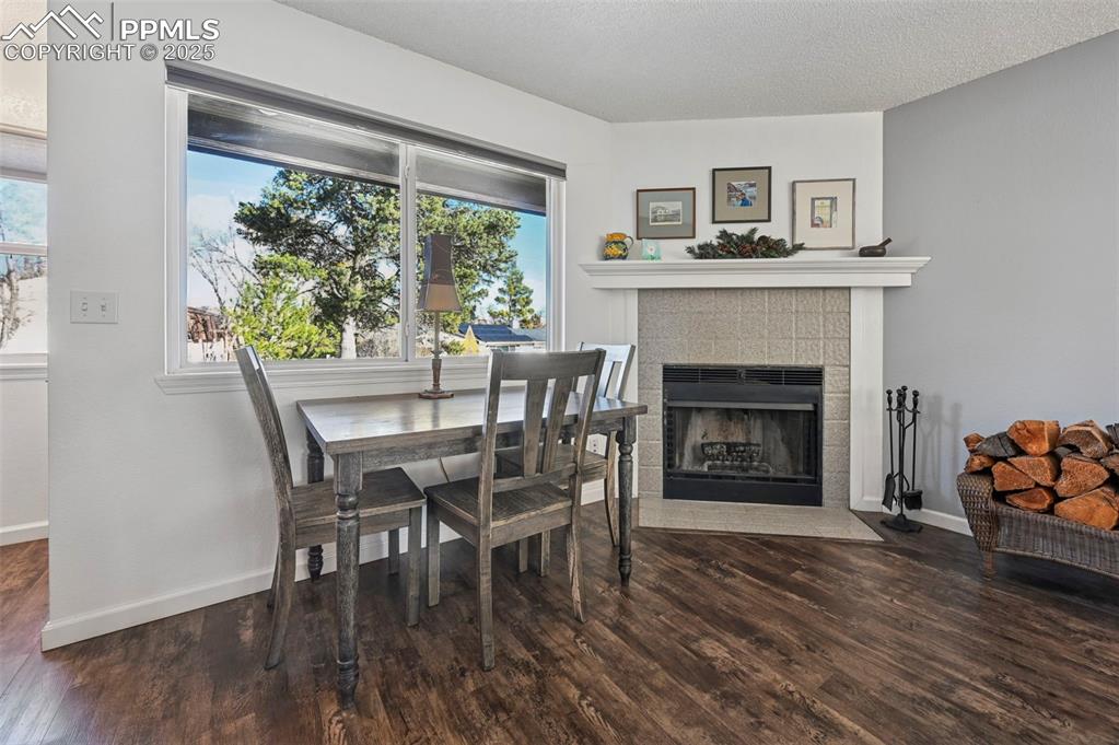 Image 8 of 32: Dining Area