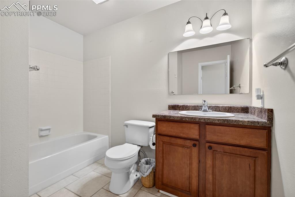 Image 12 of 29: Bathroom