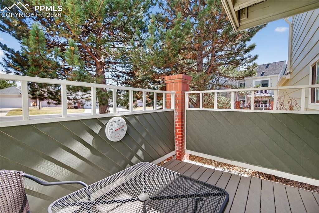 Image 14 of 29: Deck