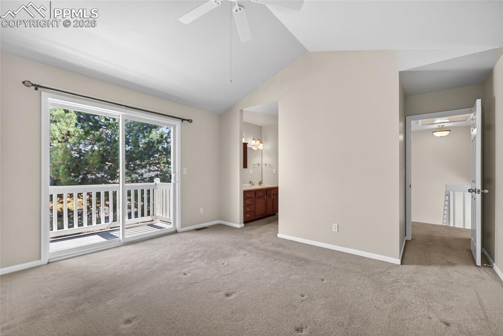 Image 29 of 29: Bedroom