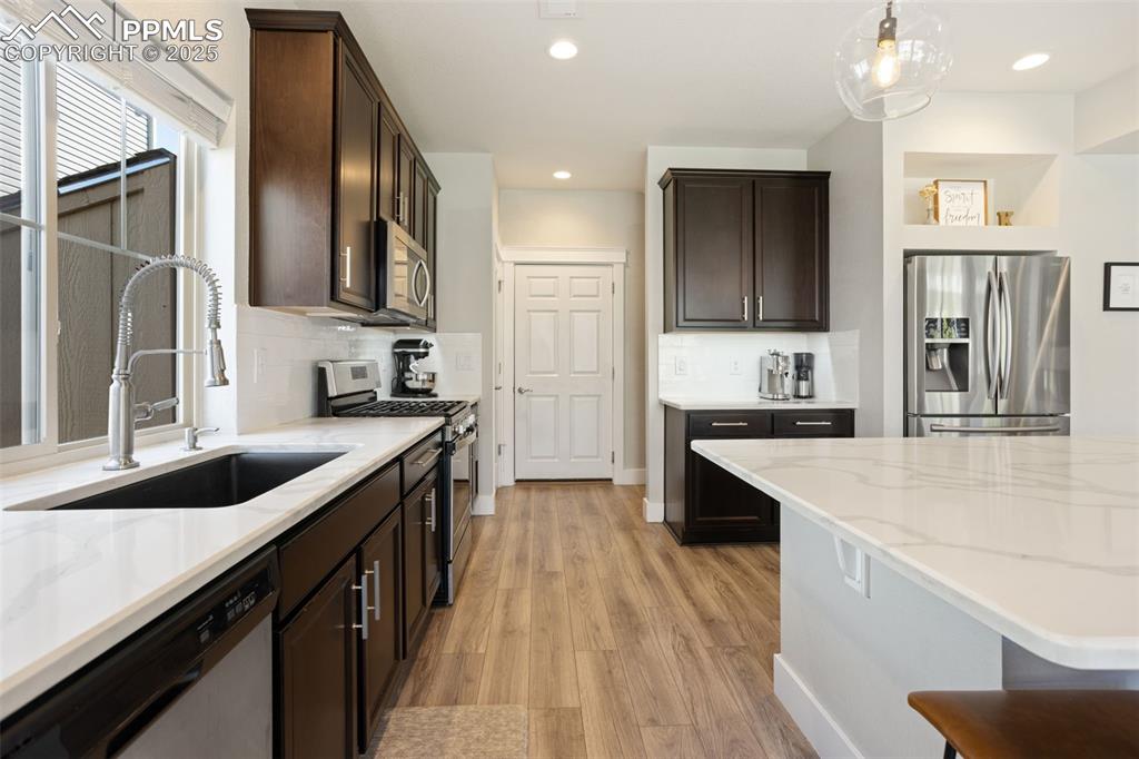 Image 12 of 40: Kitchen