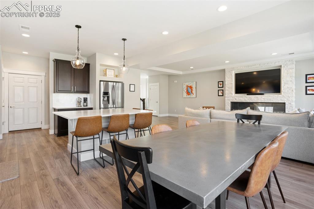 Image 15 of 40: Dining Area