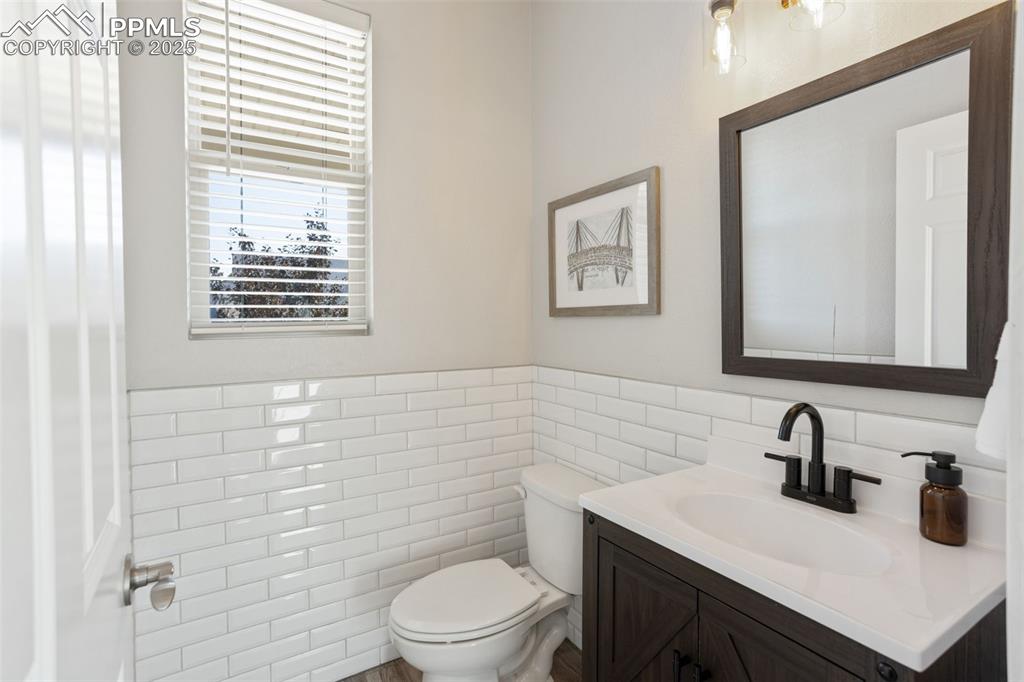 Image 16 of 40: Bathroom