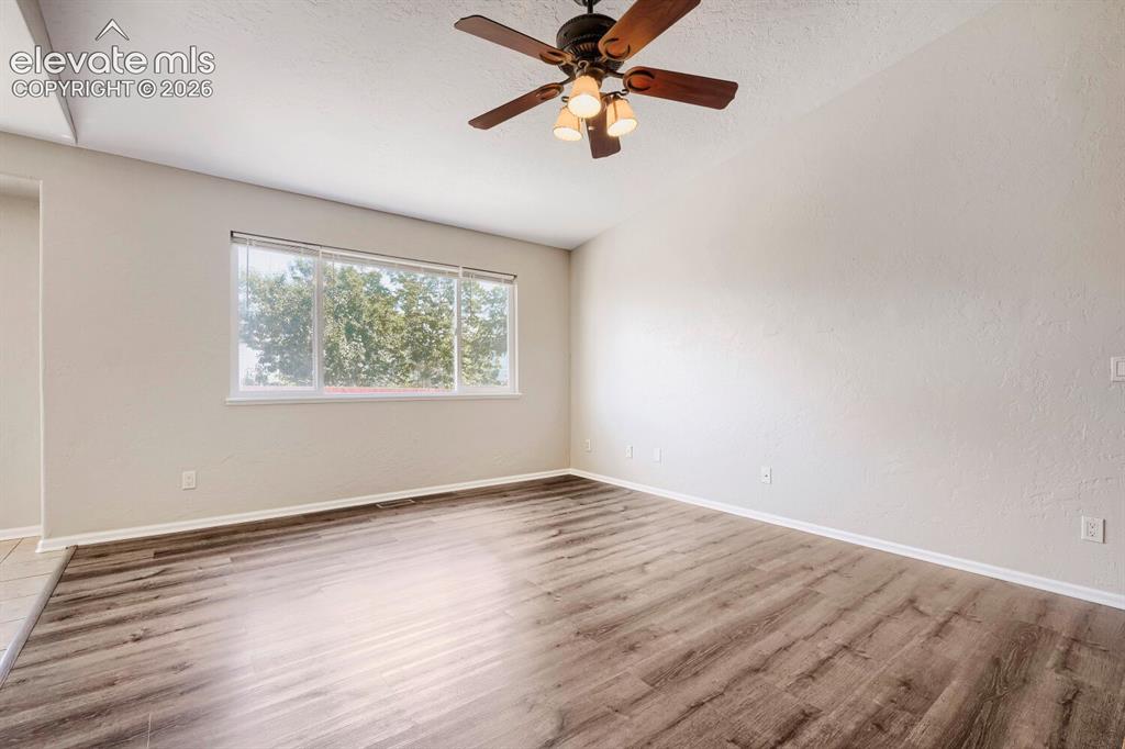 Image 13 of 31: Family Room