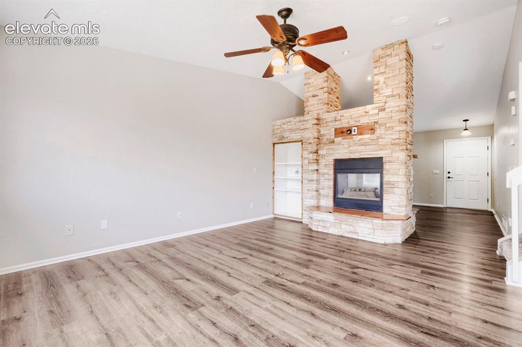 Image 14 of 31: Family Room