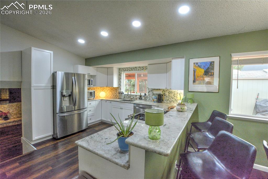 Image 10 of 35: Kitchen