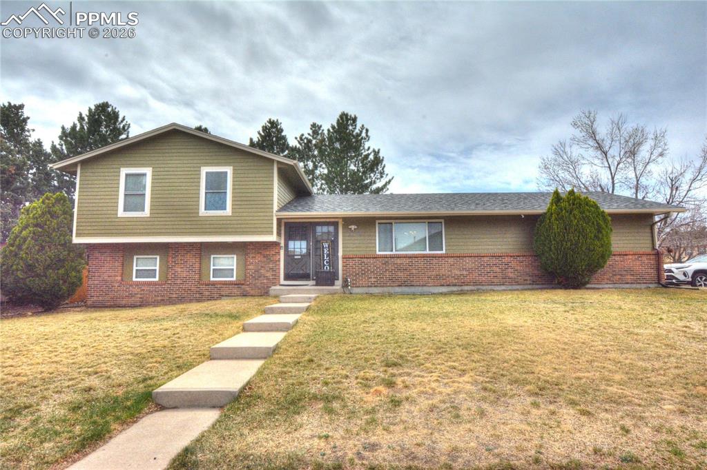 Image 3 of 35: Front of Structure