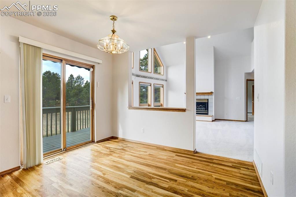 Image 20 of 48: Dining Area