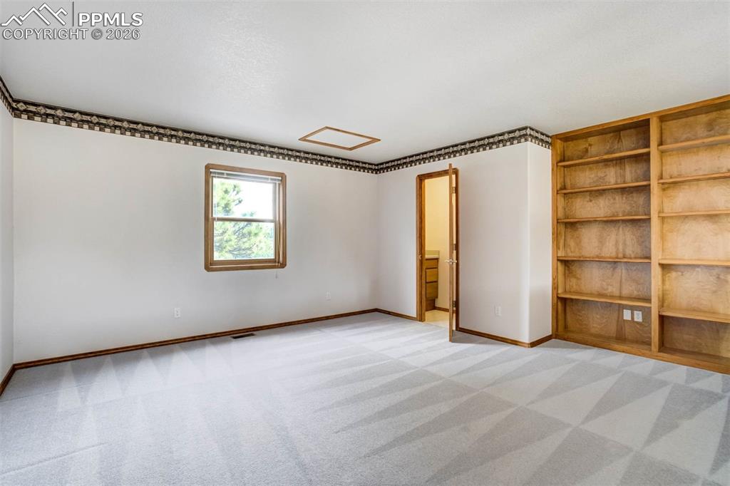 Image 31 of 48: Bedroom