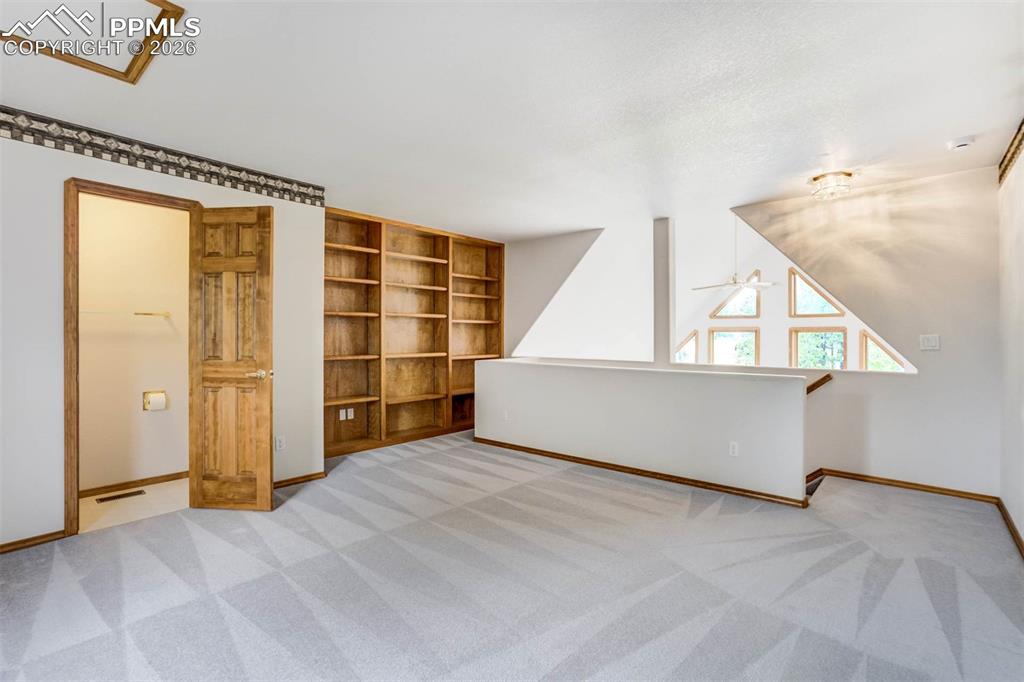 Image 32 of 48: Bonus Room