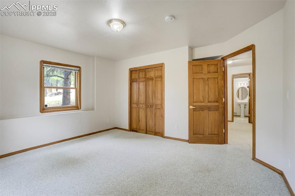 Image 40 of 48: Bedroom