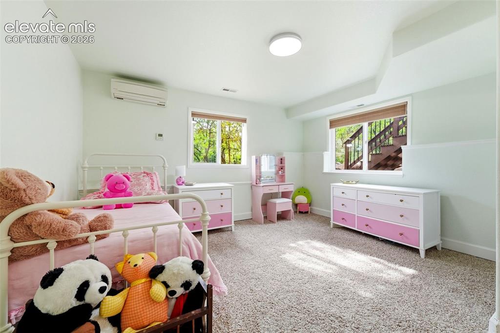 Image 11 of 50: Bedroom