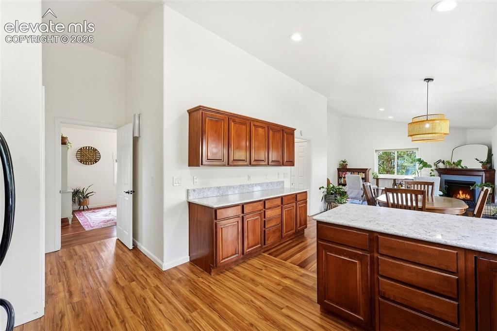 Image 32 of 50: Kitchen