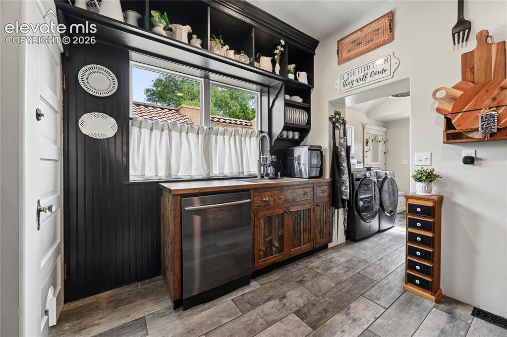 Image 19 of 50: Remodeled kitchen