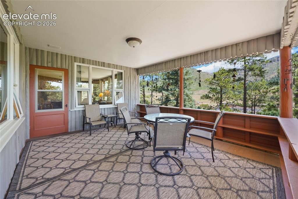 Image 16 of 50: Sun Room