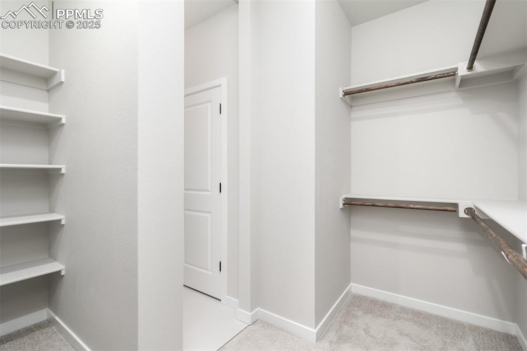 Image 15 of 28: Closet