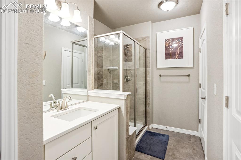 Image 29 of 44: Bathroom