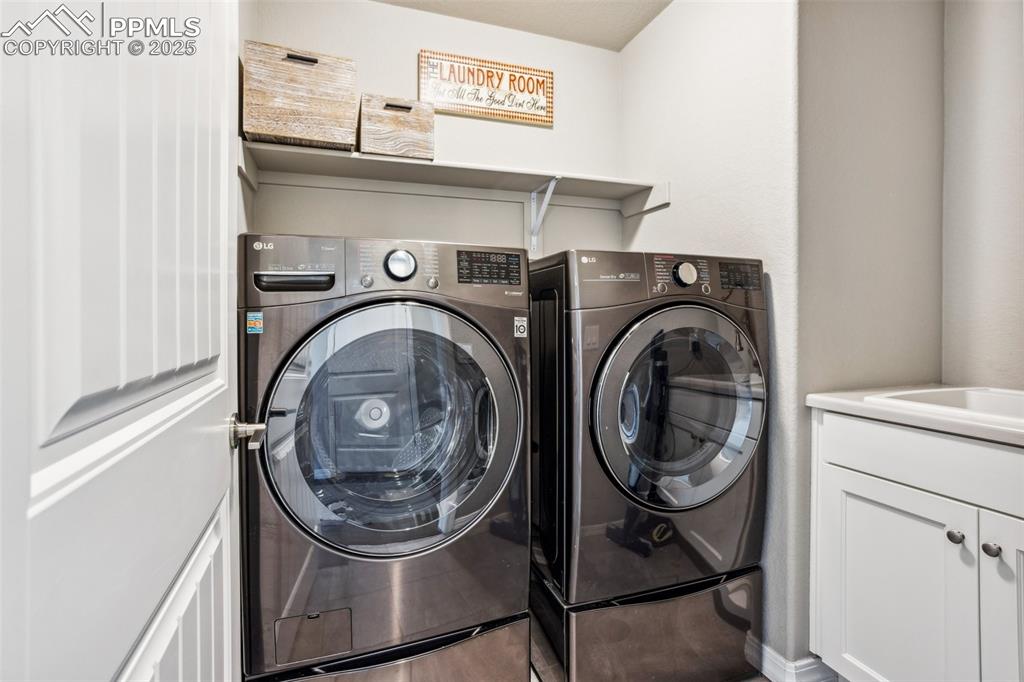 Image 40 of 44: Laundry