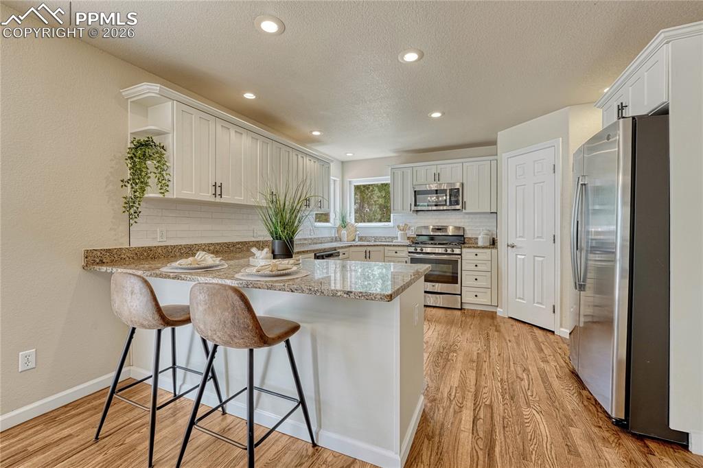 Image 3 of 46: Kitchen