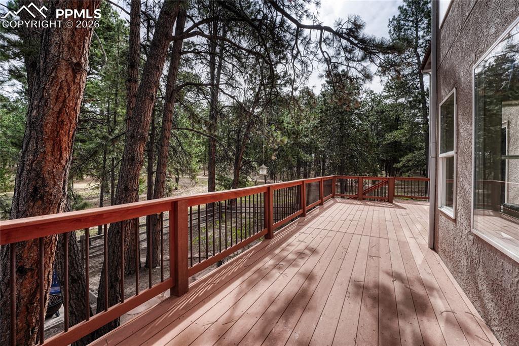 Image 39 of 46: Deck