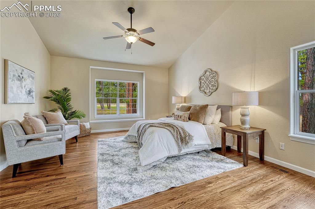 Image 4 of 46: Bedroom