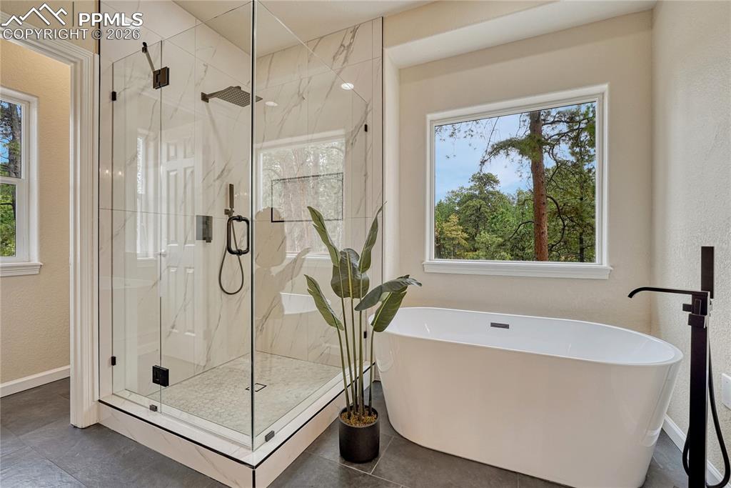 Image 5 of 46: Bathroom